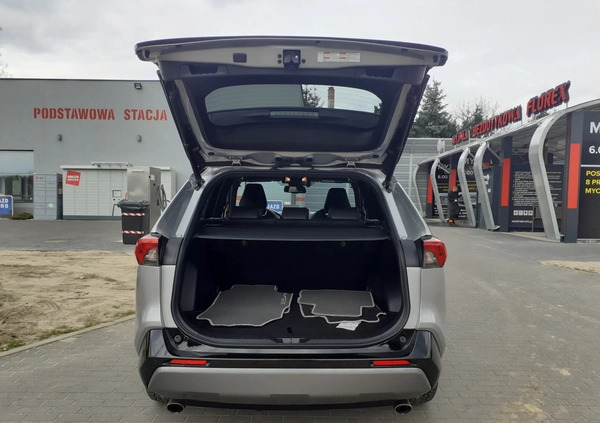 Toyota RAV4 cena 143700 przebieg: 64000, rok produkcji 2020 z Chęciny małe 436